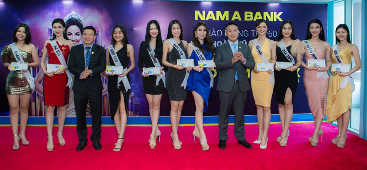 Top 60 Hoa hậu Hoàn vũ Việt Nam 2019 trải nghiệm dịch vụ Nam A Bank